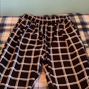 Square patterned pants